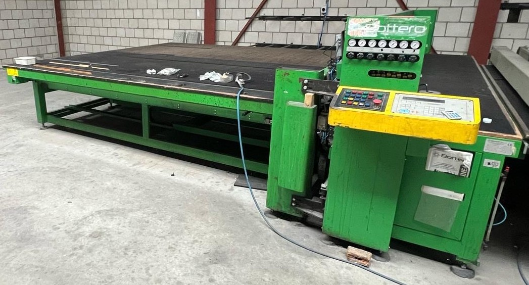 SNI-097 Bottero laminated cutting table 
